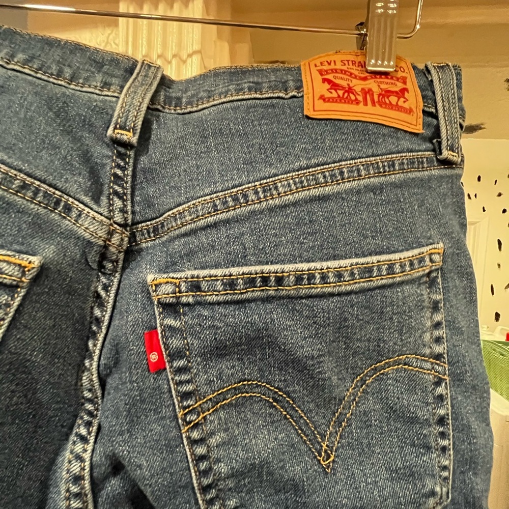 High waisted Levi’s